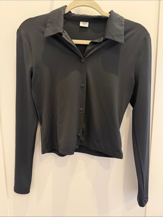 Aritzia Tops - Sunday Best Aritzia Black Long-Sleeve Button-Down Crop Shirt